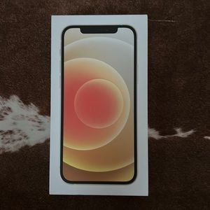 Apple iPhone 12 box